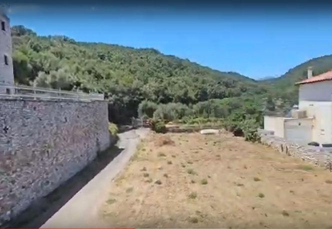 Επενδυτικό όμορο οικόπεδο με άδεια οικοδομής στο Βαθύ - GrVA762