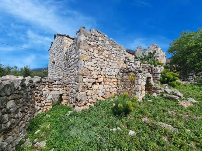 Stone house ruin in Mani SoAGG720
