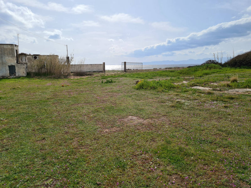 Beach front land plot - GrARG686