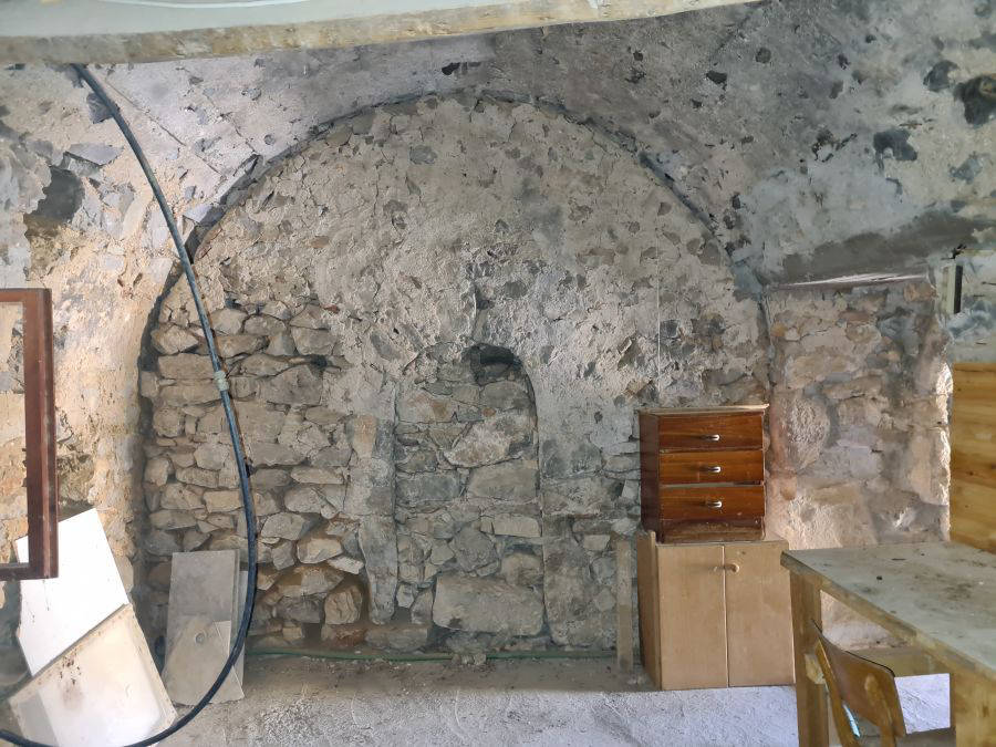 Old vilage house for renovation in Mani - SoVCH659