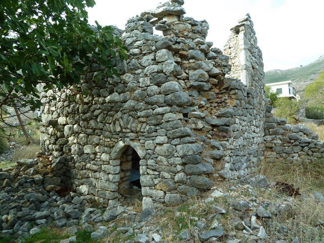 Tower house for renovation in Mani - SoPyr512