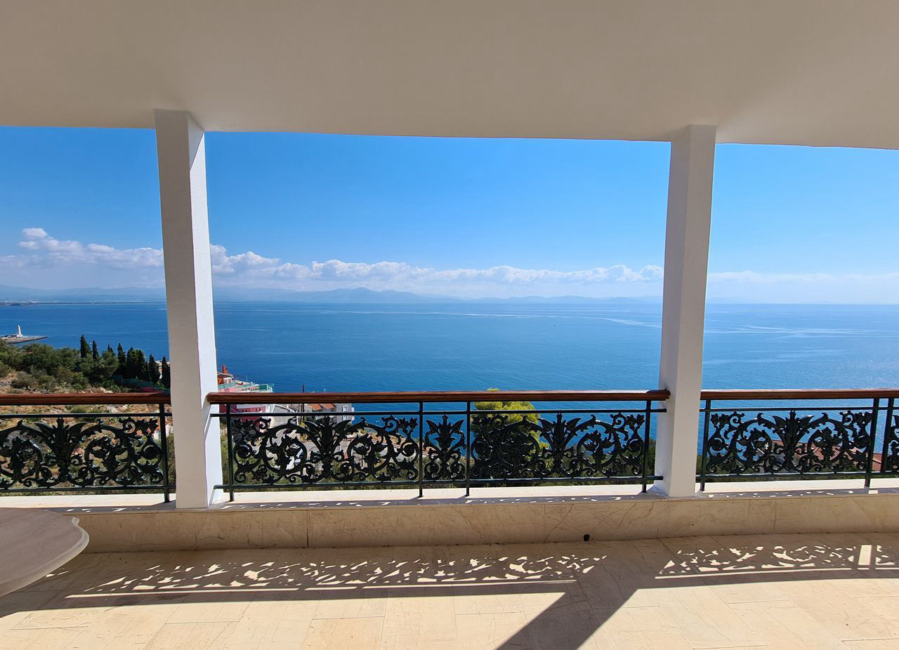 Sea view villa in Gythio with 6 bedrooms - ViAk507