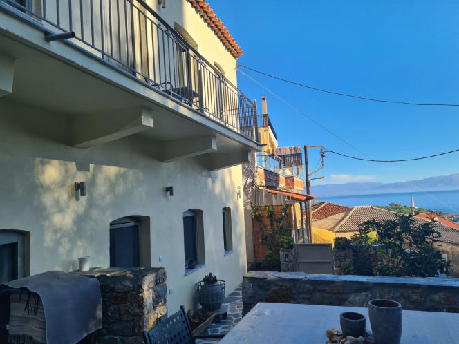 Σύγχρονη και όμορφα ανακαινισμένη κατοικία με θέα  θάλασσα στο Γύθειο Ακούμαρο - HaGY752