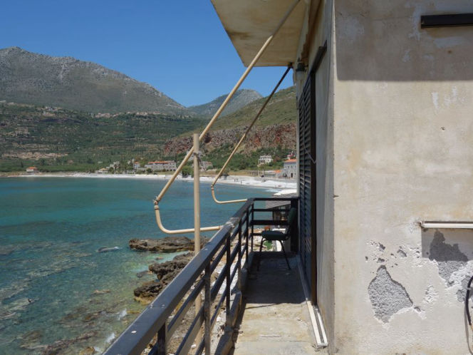 Seafront property in Mani - SoNOIT680