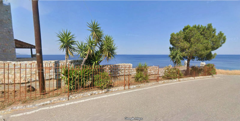 Sea front stone house in Mani - ViKO778