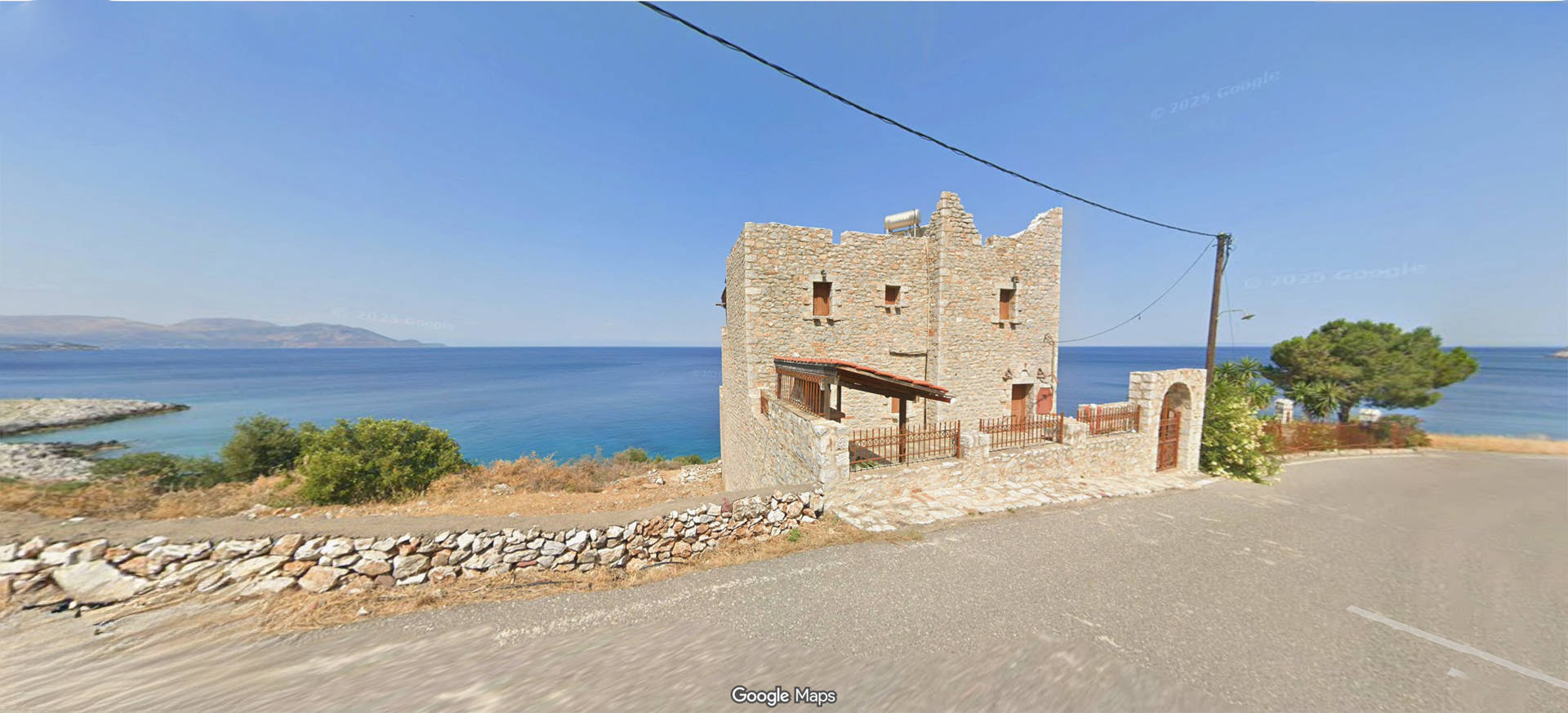 Sea front stone house in Mani - ViKO778