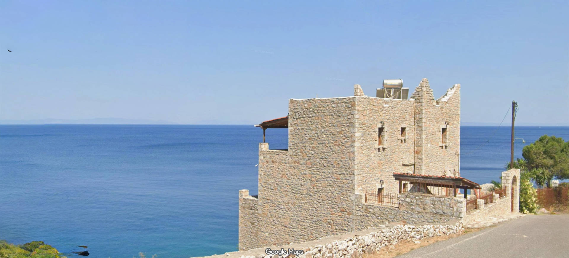 Sea front stone house in Mani - ViKO778