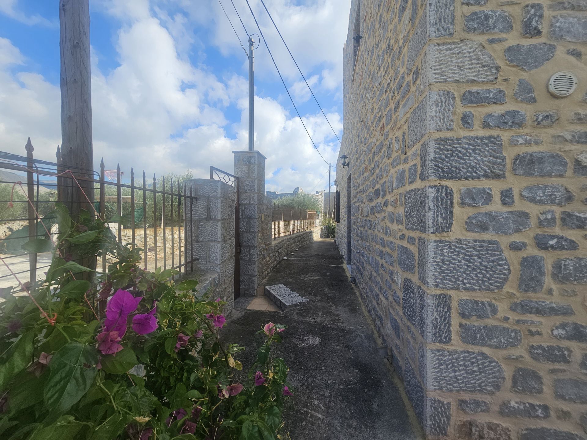Traditional Stone House in Deep Mani, near Gerolimenas - HaKER551