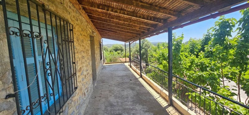 Two storey country home in need of renovation near Gythio - HaPETR799