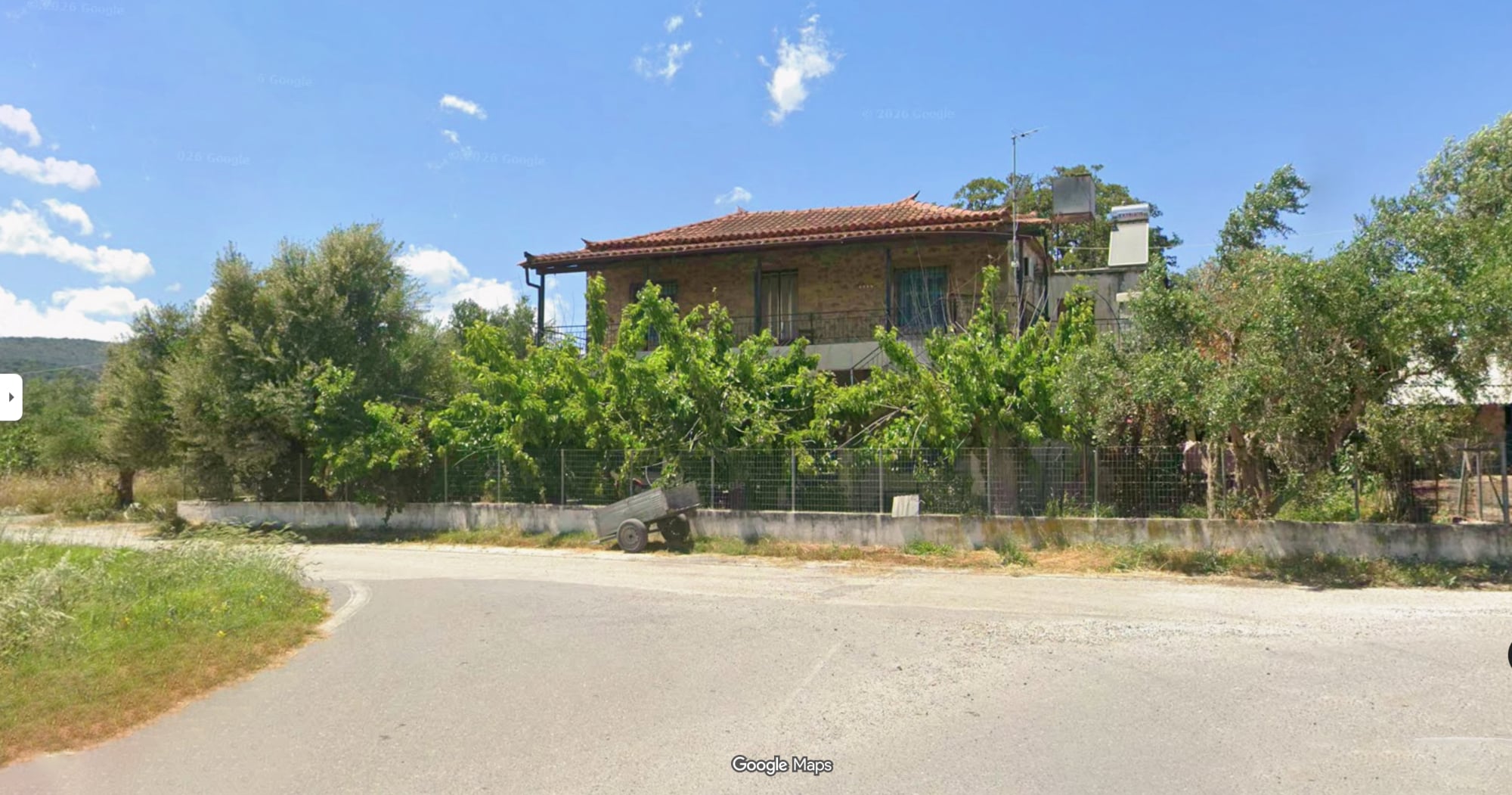 Two storey country home in need of renovation near Gythio - HaPETR799