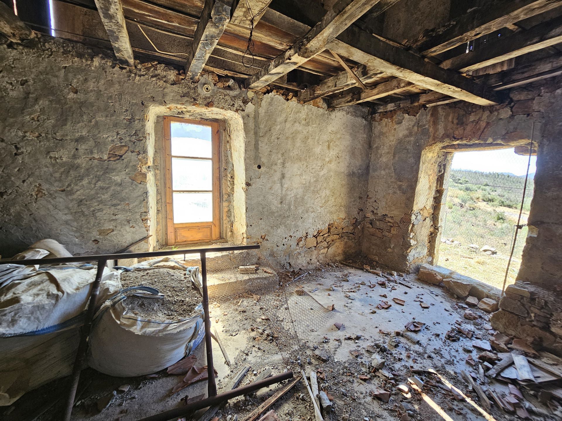 The old house for restoration from inside (the groundfloor)