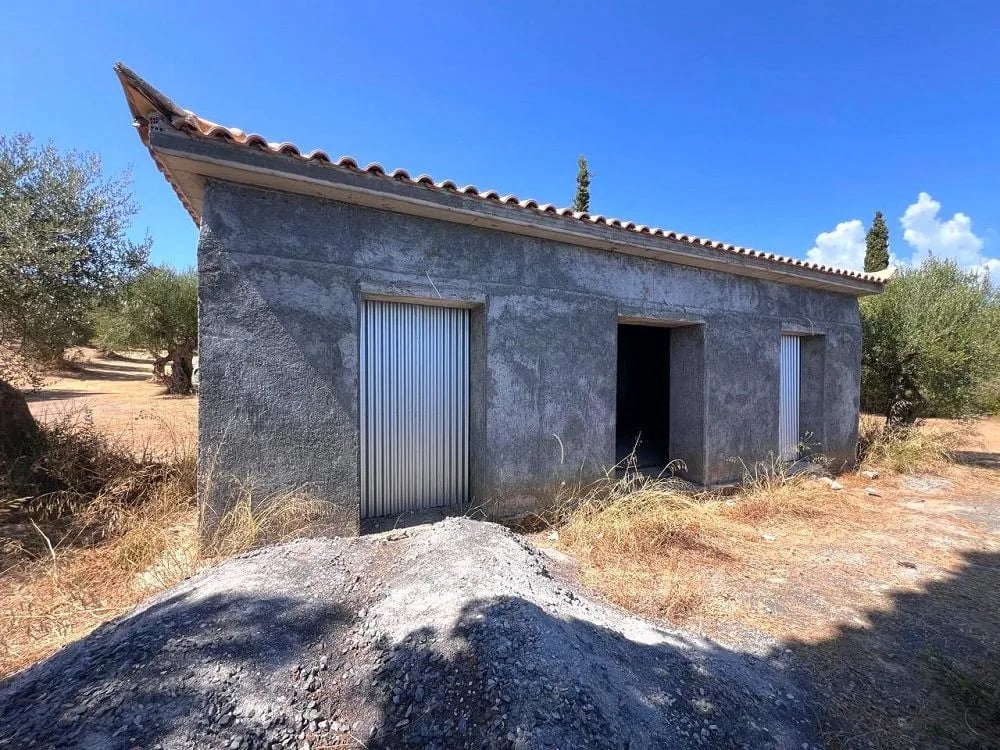 Single-story sea front house in shell condition in Messinia - HaKOR780