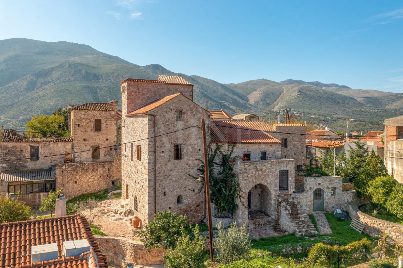 Renovated historical residence with sea views in Mani - SoSKT709