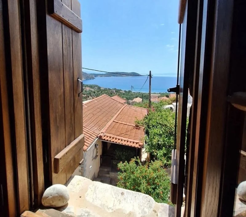 Renovated historical residence with sea views in Mani - SoSKT709