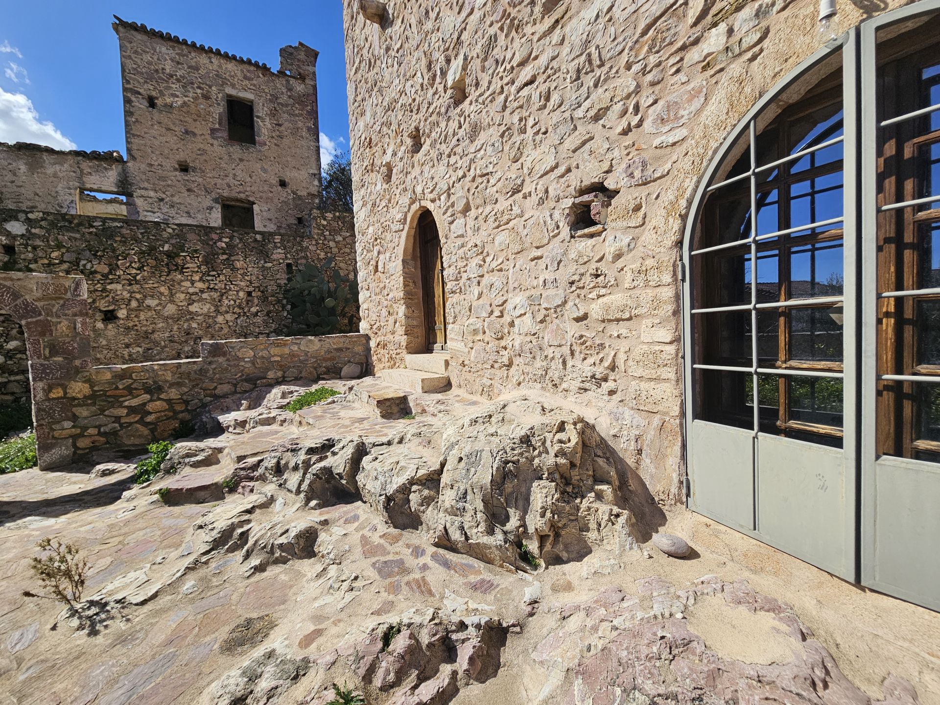 Renovated historical residence with sea views in Mani - SoSKT709