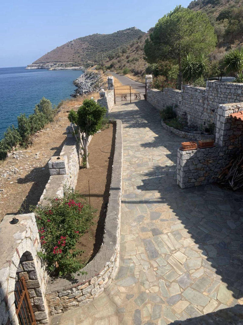 Sea front stone house in Mani - ViKO778