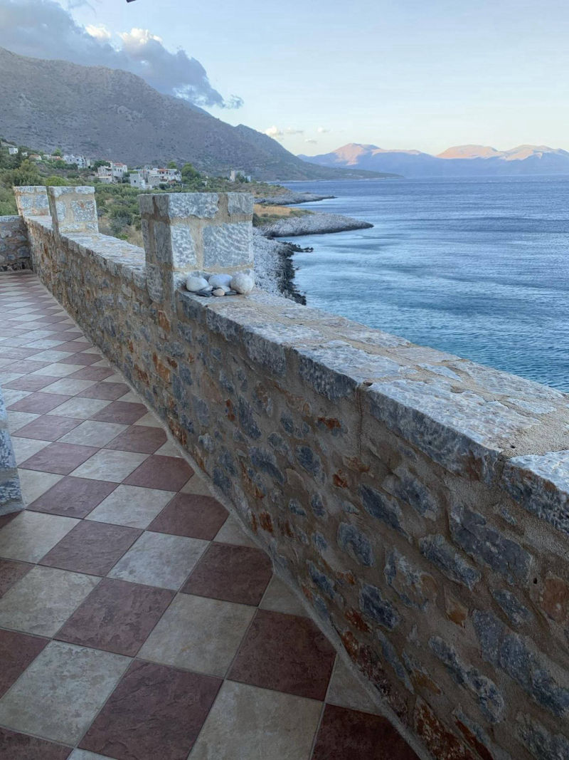 Sea front stone house in Mani - ViKO778