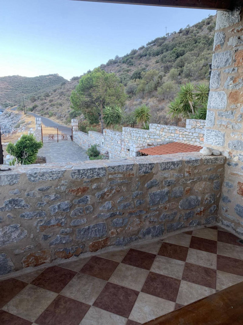 Sea front stone house in Mani - ViKO778