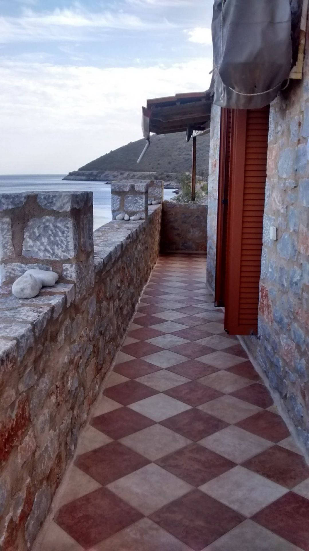 Sea front stone house in Mani - ViKO778